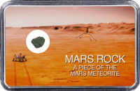 Mars Meteorit NWA 6963 (Motiv: Mars Rover Perseverance und Hubschrauber Ingenuity im Flug vor Marsgebirge) Mars Meteorit NWA 6963 (Motiv: Mars Rover Perseverance und Hubschrauber Ingenuity im Flug vor Marsgebirge)
