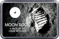 Mond Meteorit NWA 10318 (Motiv: Astronaut-Fußabdruck im Mondstaub) Mond Meteorit NWA 10318 (Motiv: Astronaut-Fußabdruck im Mondstaub)