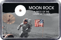 Mond Meteorit (NWA 4881 Motiv: Astronaut mit US-Flagge I) Mond Meteorit (NWA 4881 Motiv: Astronaut mit US-Flagge I)