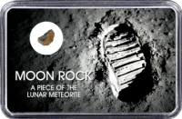 Mond Meteorit NWA 10317 (Motiv: Astronaut-Fußabdruck im Mondstaub) Mond Meteorit NWA 10317 (Motiv: Astronaut-Fußabdruck im Mondstaub)